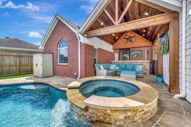 306 Sunset Ridge Drive, League City, TX 77573