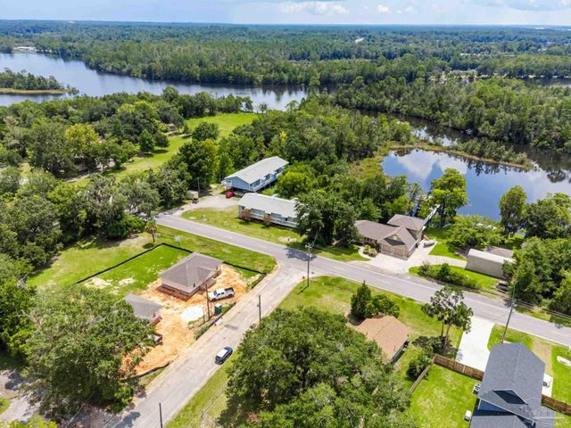 5392 Munson Hwy, Milton, FL 32570