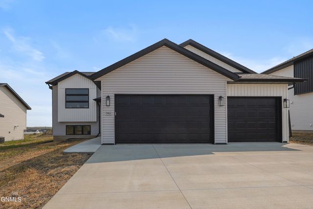 5401 Welder Avenue, Bismarck, ND 58503 property photo
