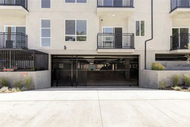 14810 Delano Street 406, Van Nuys, CA 91411