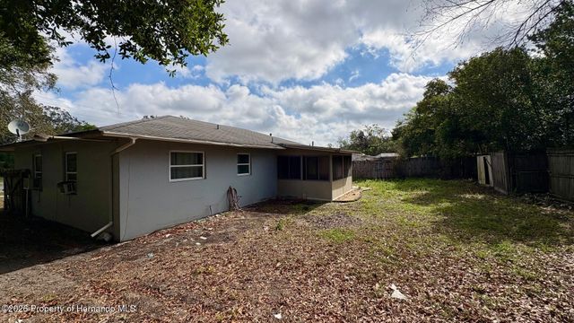 7156 Spring Hill Drive, Spring Hill, FL 34606