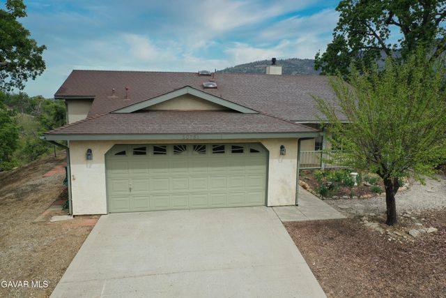 30751 Pinedale Drive, Tehachapi, CA 93561