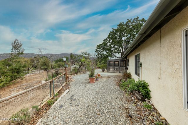 30751 Pinedale Drive, Tehachapi, CA 93561