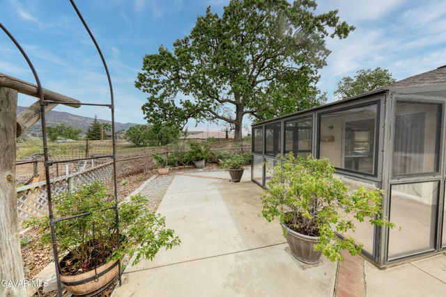 30751 Pinedale Drive, Tehachapi, CA 93561