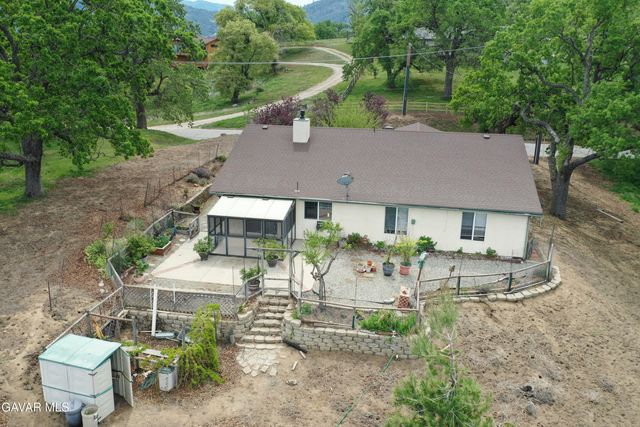 30751 Pinedale Drive, Tehachapi, CA 93561