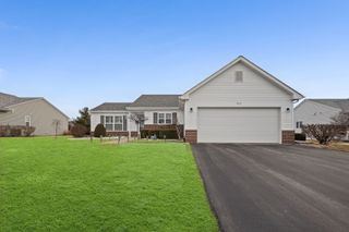 822 Hanson Avenue, Mchenry, IL 60050