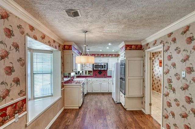 2817 N Holloway, Bethany, OK 73008