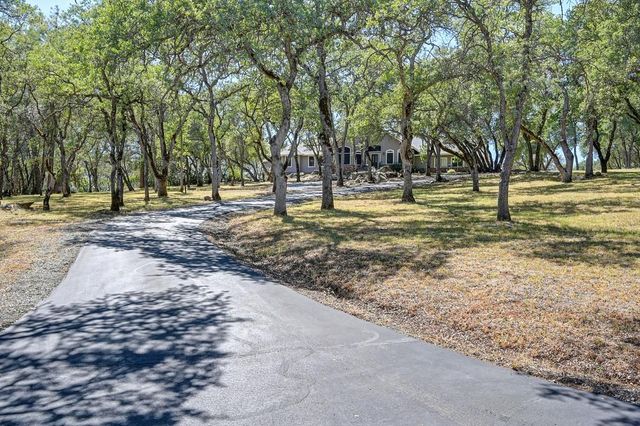 3033 Ridgeline Dr, Rescue, CA 95672