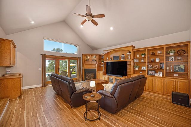 3033 Ridgeline Dr, Rescue, CA 95672