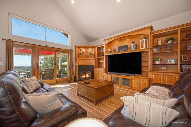 3033 Ridgeline Dr, Rescue, CA 95672