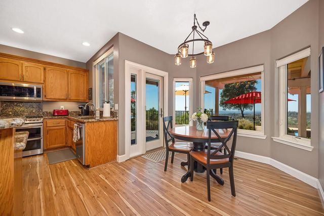 3033 Ridgeline Dr, Rescue, CA 95672