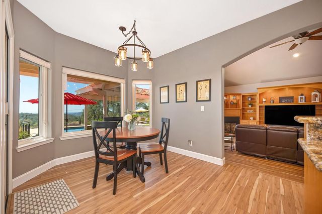 3033 Ridgeline Dr, Rescue, CA 95672