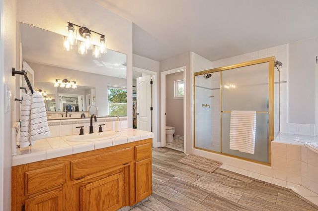 3033 Ridgeline Dr, Rescue, CA 95672