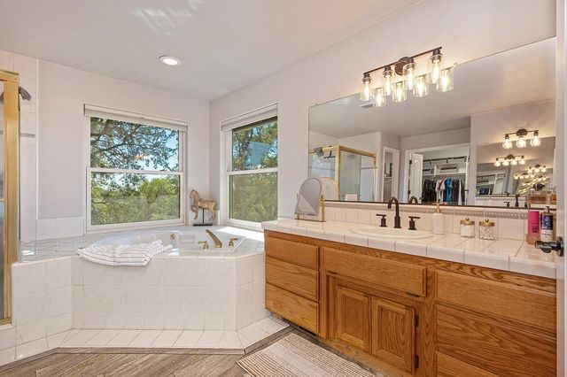 3033 Ridgeline Dr, Rescue, CA 95672