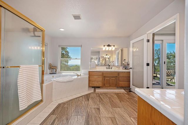 3033 Ridgeline Dr, Rescue, CA 95672