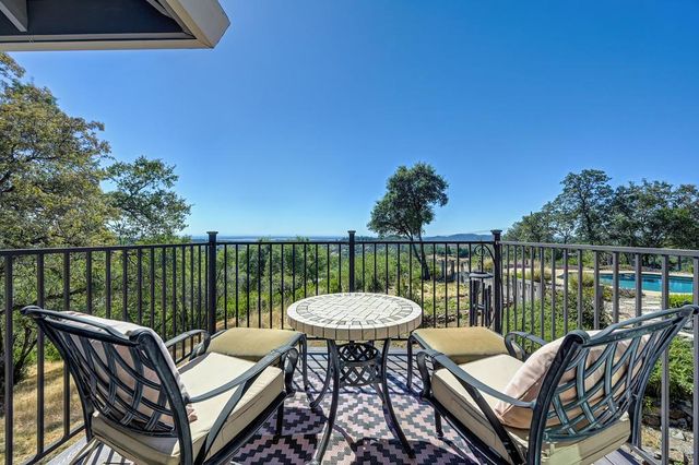 3033 Ridgeline Dr, Rescue, CA 95672