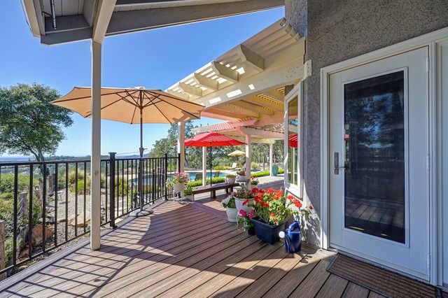 3033 Ridgeline Dr, Rescue, CA 95672