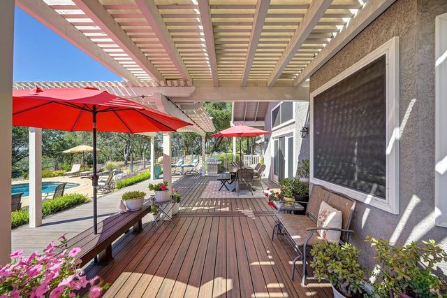 3033 Ridgeline Dr, Rescue, CA 95672