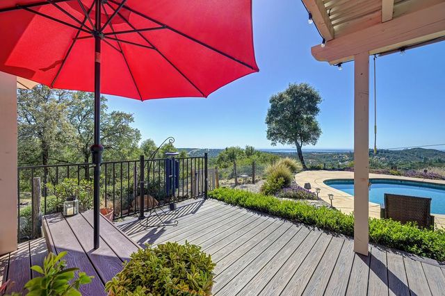 3033 Ridgeline Dr, Rescue, CA 95672