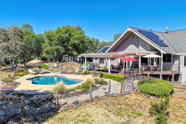 3033 Ridgeline Dr, Rescue, CA 95672