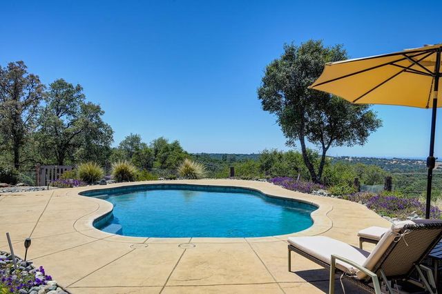 3033 Ridgeline Dr, Rescue, CA 95672