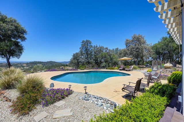 3033 Ridgeline Dr, Rescue, CA 95672