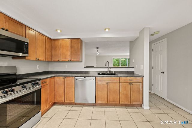 29 Midway Drive 29, Cromwell, CT 06416