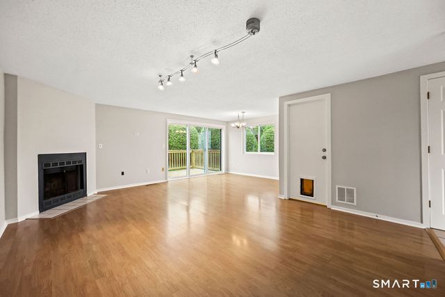 29 Midway Drive 29, Cromwell, CT 06416