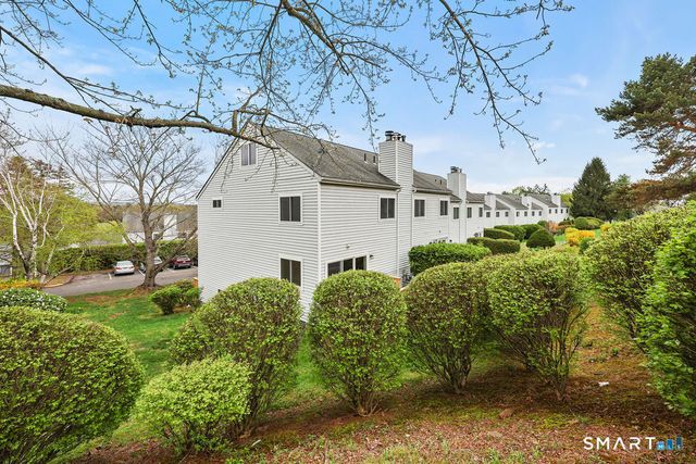 29 Midway Drive 29, Cromwell, CT 06416