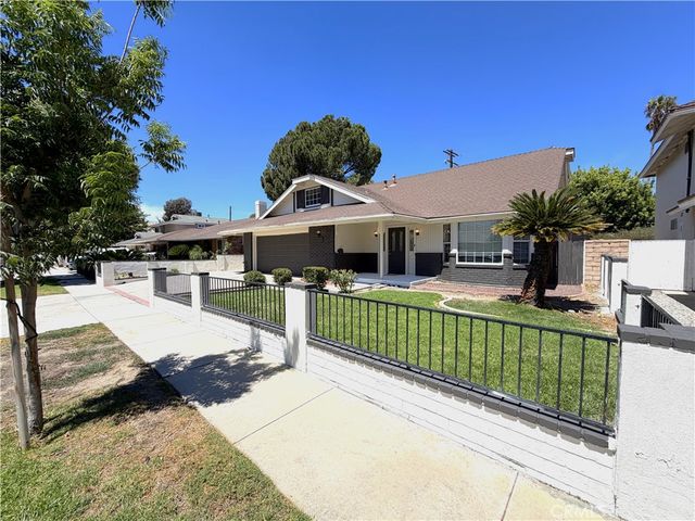 19631 Four Oaks Street, Canyon Country, CA 91351