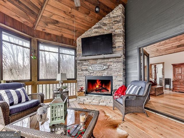 208 Weeks Drive, Ellijay, GA 30540