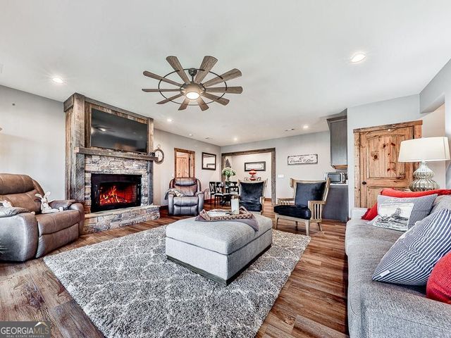 208 Weeks Drive, Ellijay, GA 30540