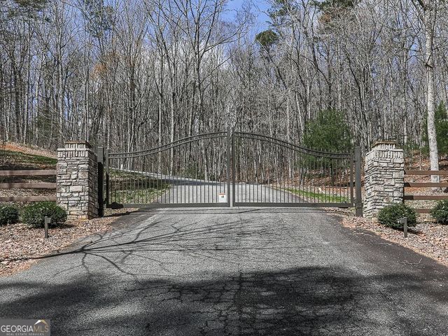 208 Weeks Drive, Ellijay, GA 30540