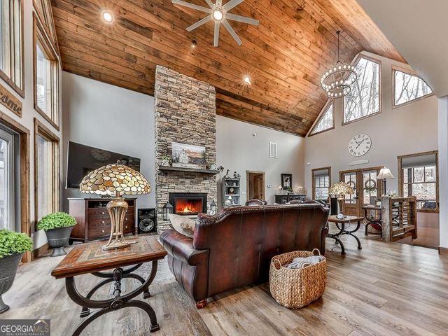 208 Weeks Drive, Ellijay, GA 30540