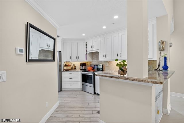 6528 Huntington Lakes CIR 202, Naples, FL 34119