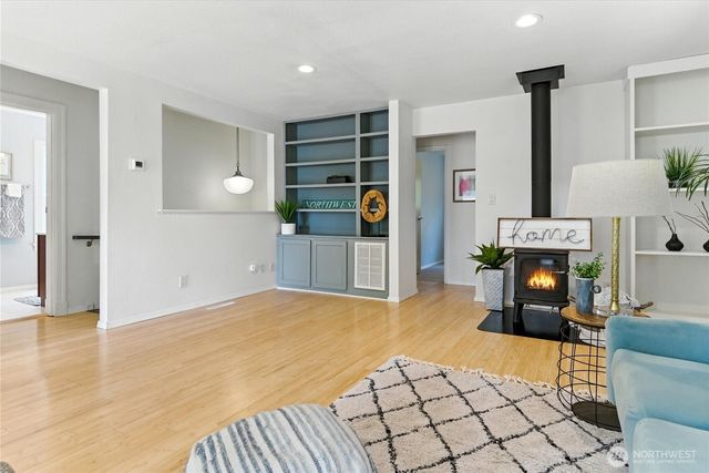 2217 Winfield Avenue, Bremerton, WA 98310