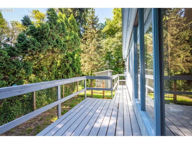 402 BATES Rd, Kelso, WA 98626