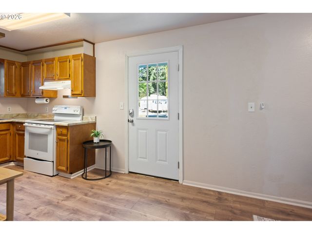 402 BATES Rd, Kelso, WA 98626
