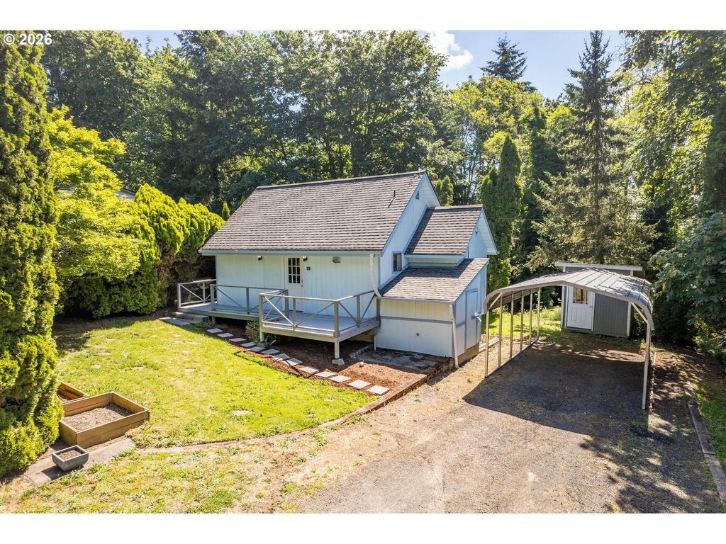 402 BATES Rd, Kelso, WA 98626
