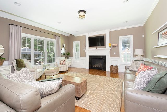 32 Sewall St, Shrewsbury, MA 01545