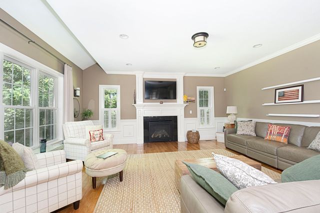 32 Sewall St, Shrewsbury, MA 01545