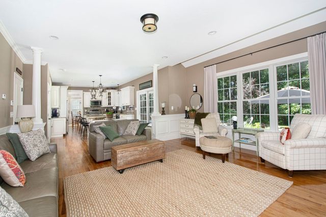 32 Sewall St, Shrewsbury, MA 01545