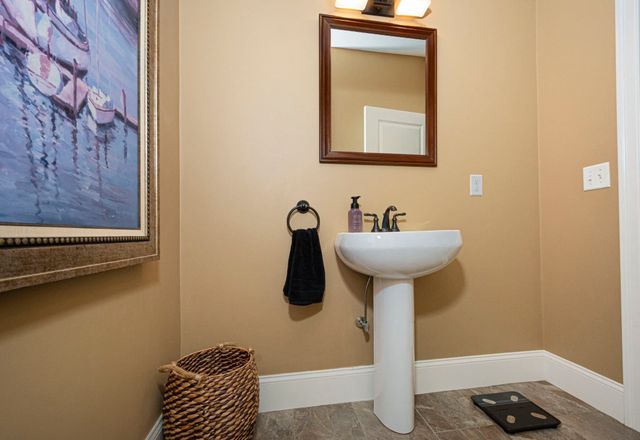 32 Sewall St, Shrewsbury, MA 01545