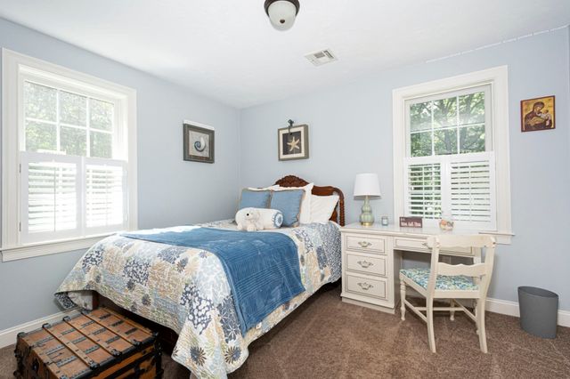 32 Sewall St, Shrewsbury, MA 01545