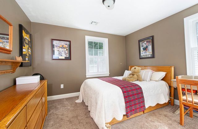 32 Sewall St, Shrewsbury, MA 01545