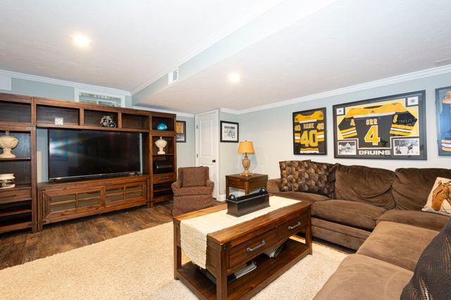32 Sewall St, Shrewsbury, MA 01545
