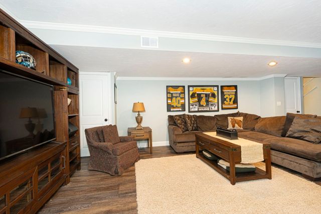 32 Sewall St, Shrewsbury, MA 01545