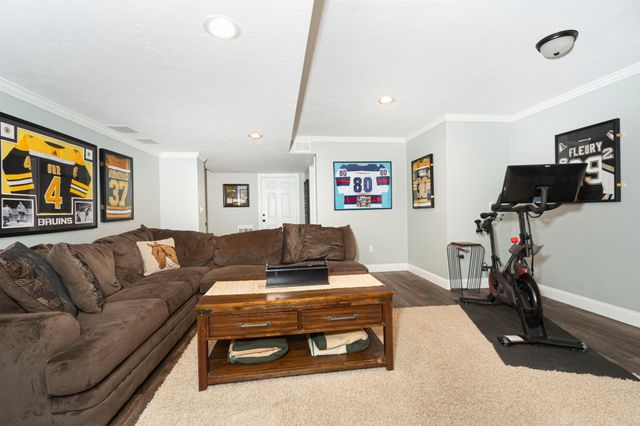 32 Sewall St, Shrewsbury, MA 01545