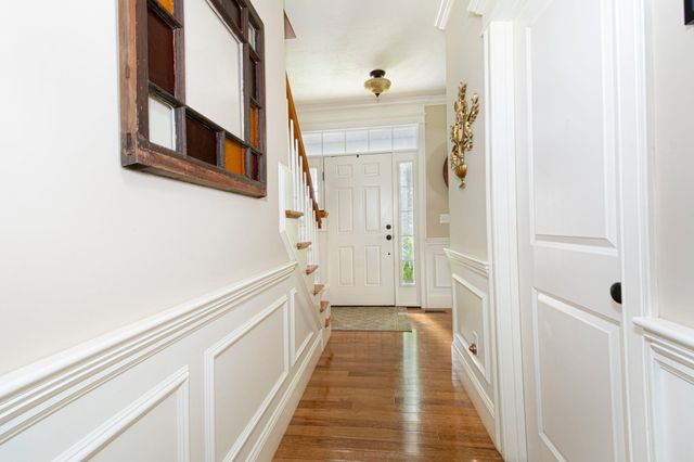 32 Sewall St, Shrewsbury, MA 01545