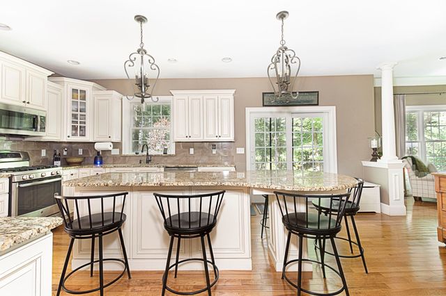 32 Sewall St, Shrewsbury, MA 01545